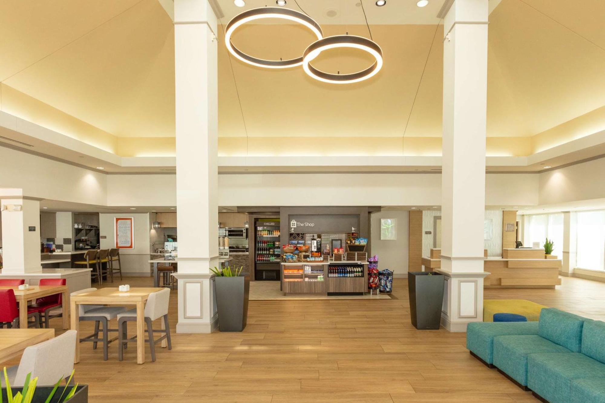 Hotel Hilton Garden Airport