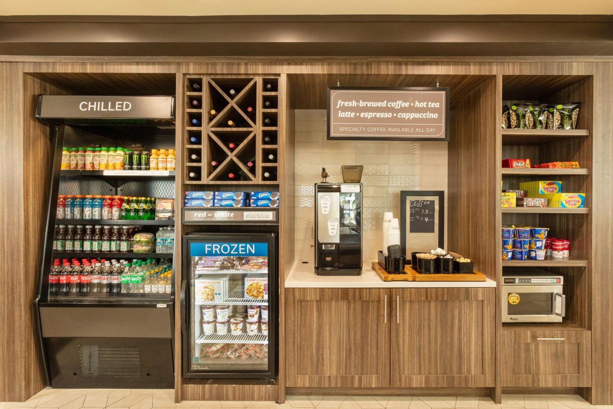 Hilton Garden Airport Hotel